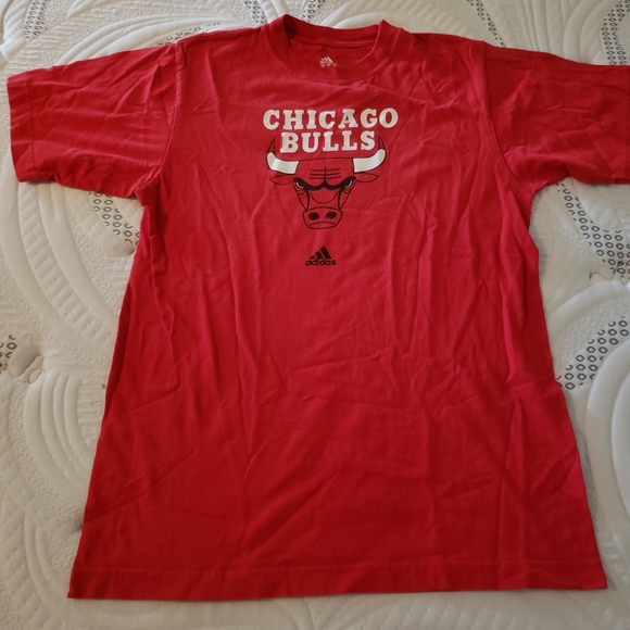 adidas Other - Chicago Bulls t-shirt